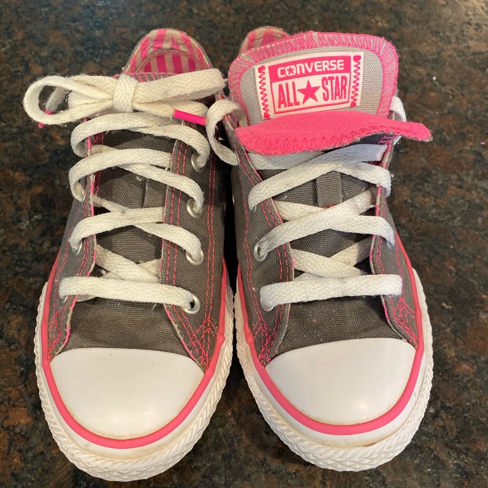 Girls converse